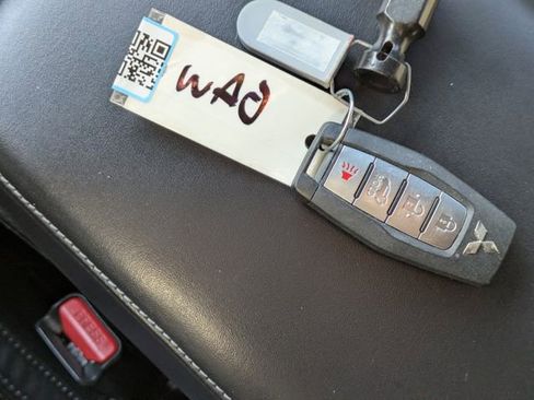 Used 2022 Mitsubishi Outlander SE image 32