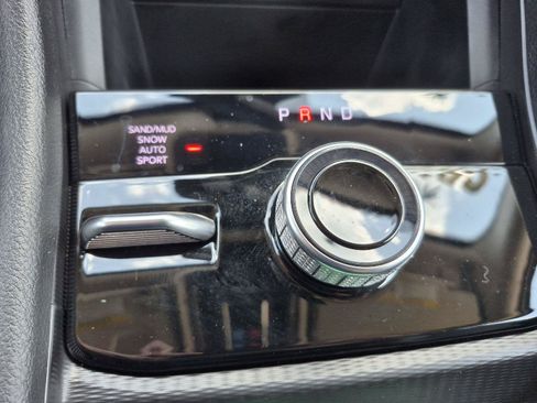 Used 2023 Jeep Grand Cherokee Limited AWD/4WD image 6