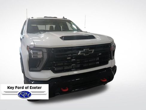Used 2025 Chevrolet Silverado 2500 LT w/ Trail Boss Package image 3
