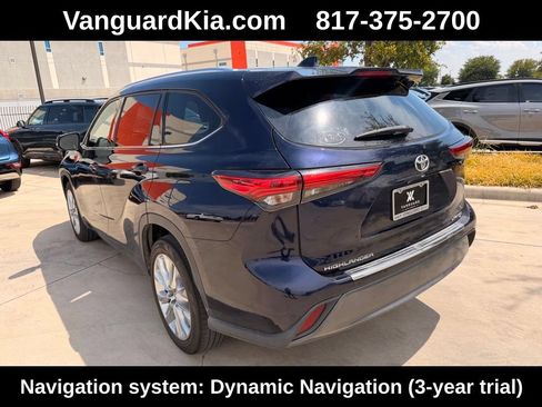 Used 2021 Toyota Highlander Limited FWD image 2