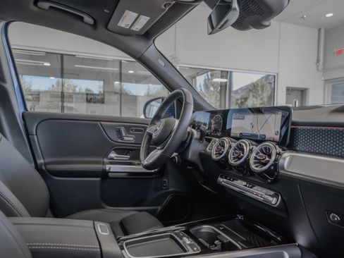 Certified 2025 Mercedes-Benz GLB 250 4MATIC image 18