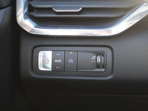 Used 2024 GMC Acadia Denali image 31