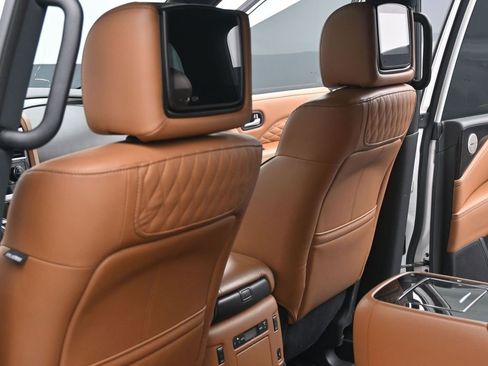 Used 2023 INFINITI QX80 Sensory w/ All-Season Package image 22