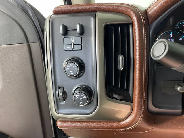 Used 2015 Chevrolet Silverado 1500 High Country w/ High Country Premium Package AWD/4WD image 13