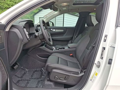 New 2026 Volvo XC40 B5 Ultra w/ Protection Package Premier image 14