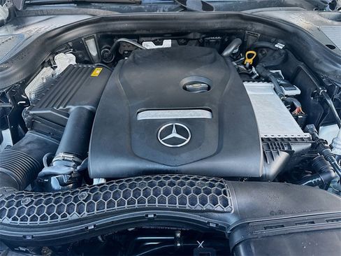 Used 2018 Mercedes-Benz GLC 300 4MATIC w/ Multimedia Package image 33