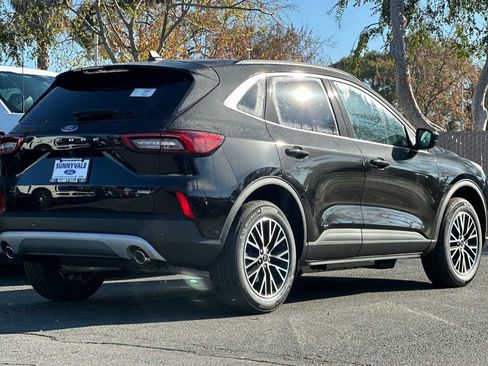 New 2025 Ford Escape SE image 30