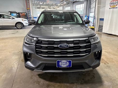 New 2026 Ford Explorer Active w/ Active Comfort Package image 3