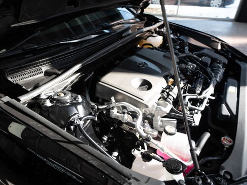 Used 2025 Toyota Camry LE image 31