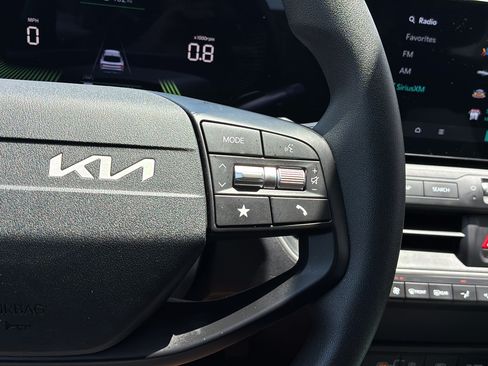 Used 2025 Kia K4 FWD image 28
