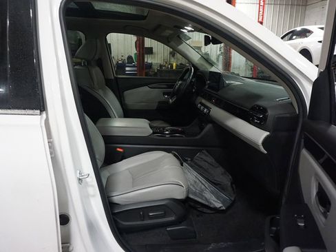Used 2024 Honda Pilot Elite image 18