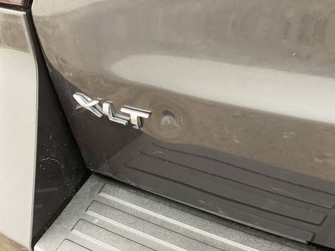 Used 2024 Ford Expedition Max XLT image 30