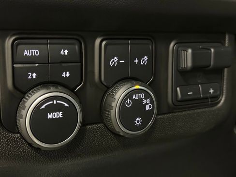 Certified 2023 Chevrolet Suburban RST w/ Luxury Package image 38