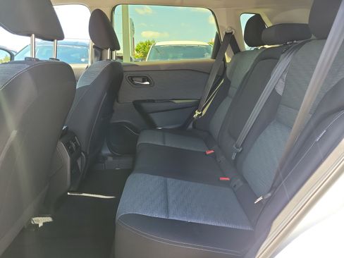 Certified 2023 Nissan Rogue SV FWD image 17