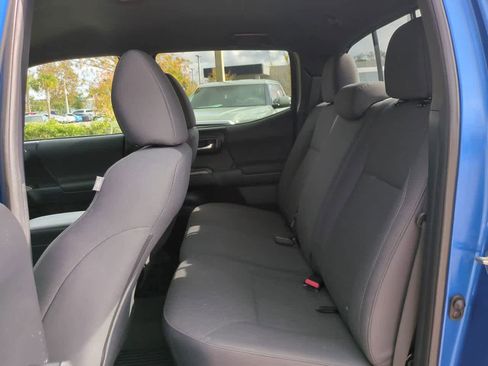 Used 2018 Toyota Tacoma TRD Sport w/ Technology Package image 13