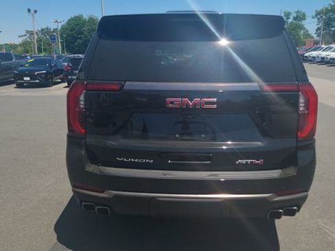 Certified 2025 GMC Yukon AT4 Ultimate AWD/4WD image 7