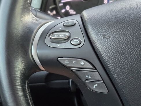 Used 2018 INFINITI Q70 L 3.7 image 26