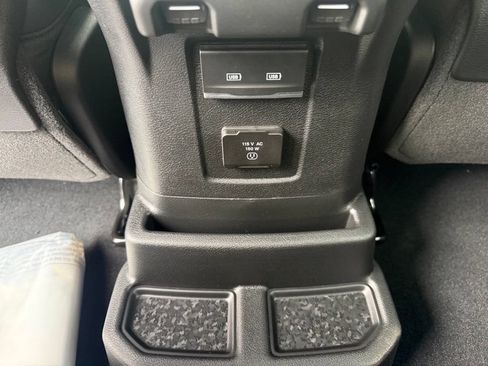 New 2026 Jeep Wrangler Unlimited Sahara w/ Whitecap Package AWD/4WD image 34