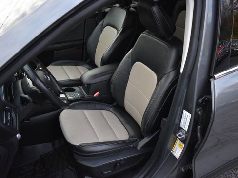 Used 2022 Ford Escape Titanium w/ Titanium Premium Package image 19