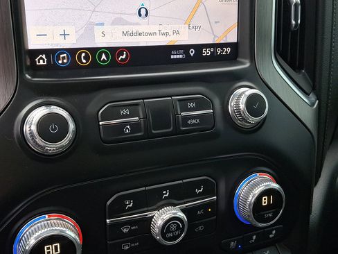 Used 2019 GMC Sierra 1500 Denali w/ Denali Ultimate Package AWD/4WD image 17
