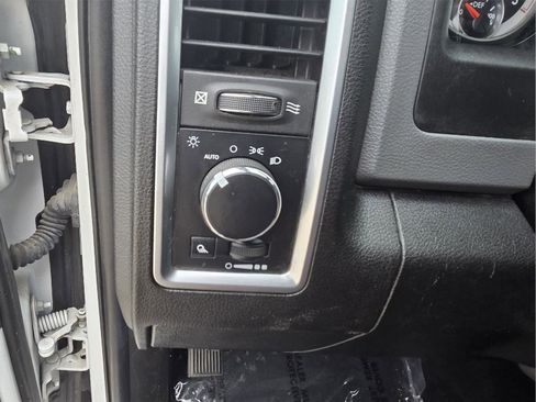 Used 2018 RAM 2500 SLT image 16