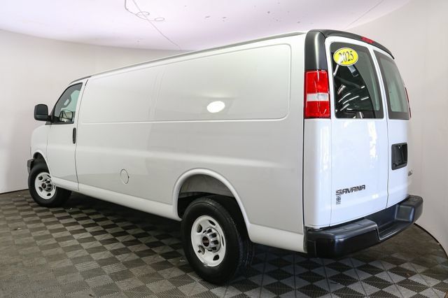 Used 2025 GMC Savana 3500 Extended w/ Driver Convenience Package RWD image 7