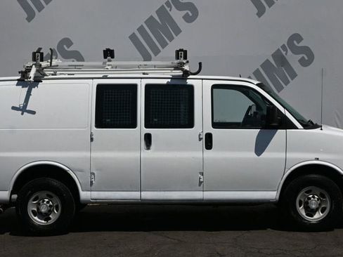 Used 2014 Chevrolet Express 2500 RWD image 3