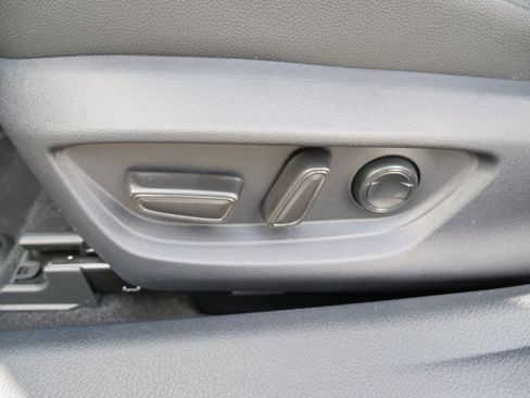 Used 2025 Toyota Camry XLE image 17