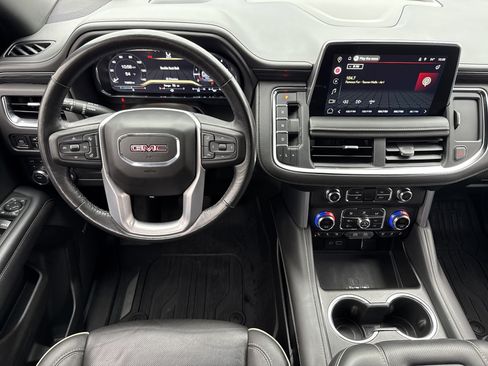 Used 2022 GMC Yukon XL SLT w/ SLT Luxury Package image 18