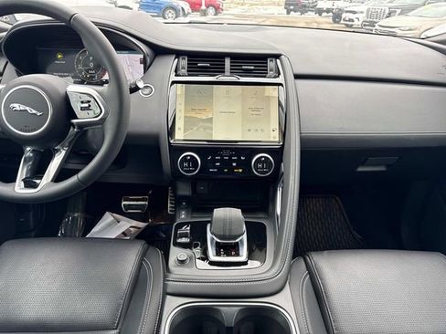 Used 2024 Jaguar E-PACE R-Dynamic SE image 20