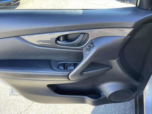 Used 2020 Nissan Rogue S image 13