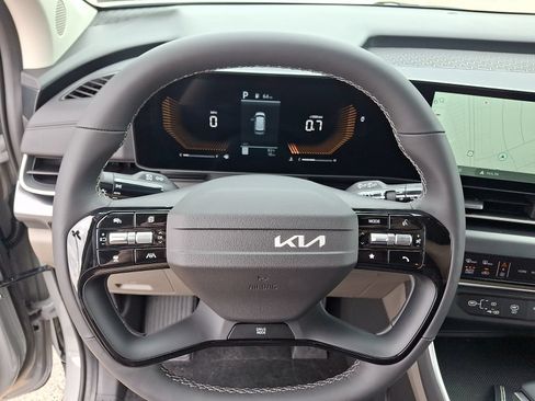 New 2027 Kia Carnival LX FWD image 18