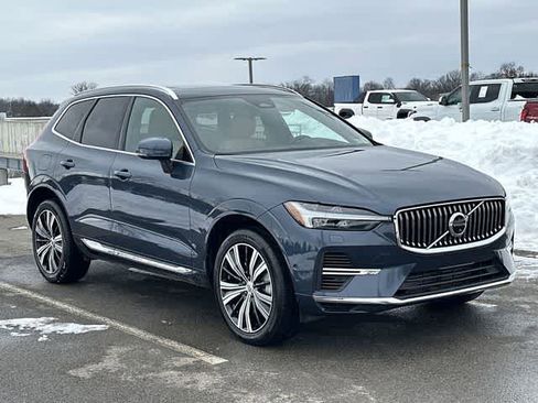 Used 2023 Volvo XC60 T8 Ultimate w/ Climate Package image 33