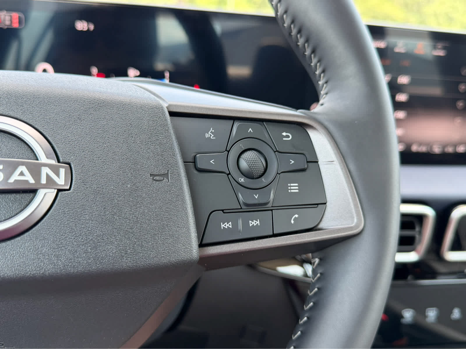 Used 2026 Nissan Sentra SL w/ Floor Mat Package FWD image 27