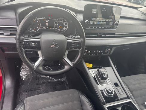 Used 2023 Mitsubishi Outlander SE image 20