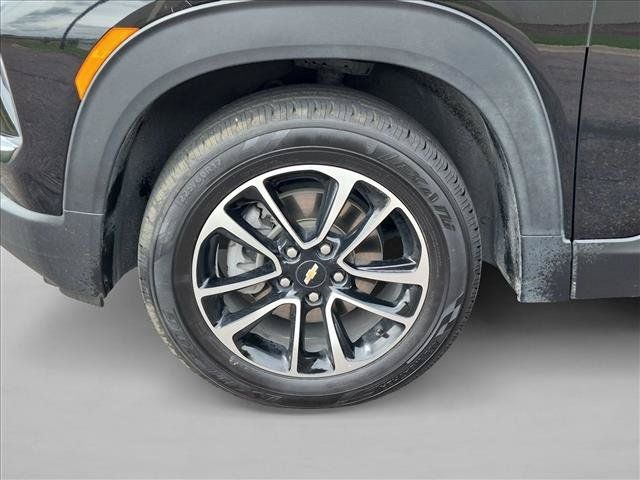 Used 2025 Chevrolet TrailBlazer LT AWD/4WD image 21