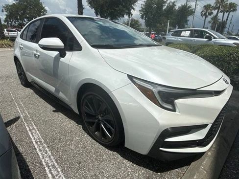 Used 2023 Toyota Corolla SE FWD image 4