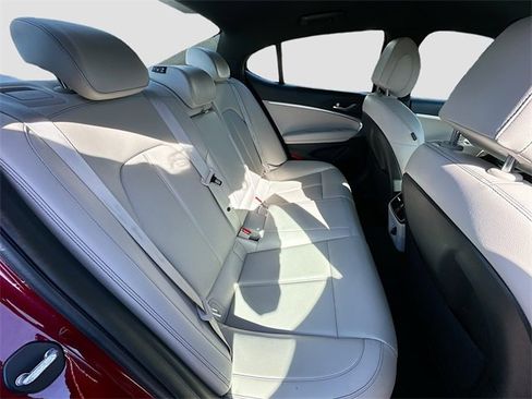 Used 2023 Genesis G70 2.0T image 26