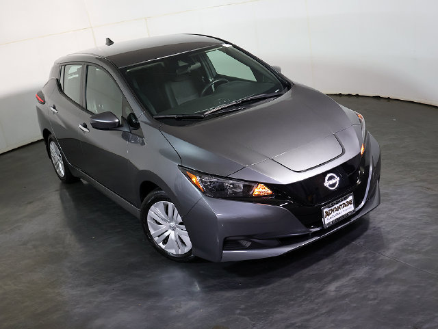 Used 2025 Nissan Leaf S FWD image 7