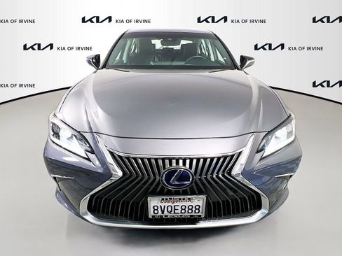 Used 2021 Lexus ES 300h w/ Premium Package FWD image 2