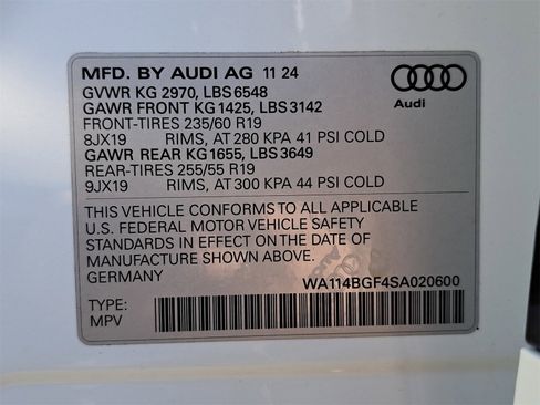 Certified 2025 Audi Q6 e-tron Premium w/ Convenience Package image 39
