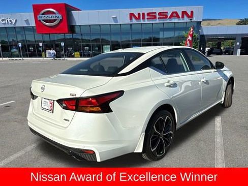 New 2025 Nissan Altima 2.5 SR image 3