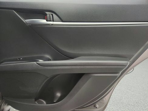 Used 2018 Toyota Camry SE FWD image 26