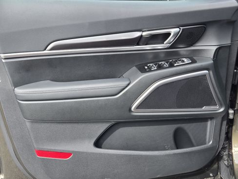 New 2025 Kia Telluride S image 13