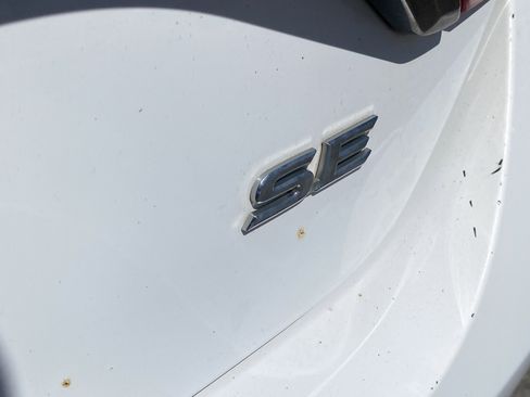Used 2015 Toyota Camry SE FWD image 26