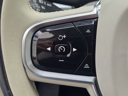 Used 2023 Volvo XC60 B5 Plus w/ Protection Package Premier image 28