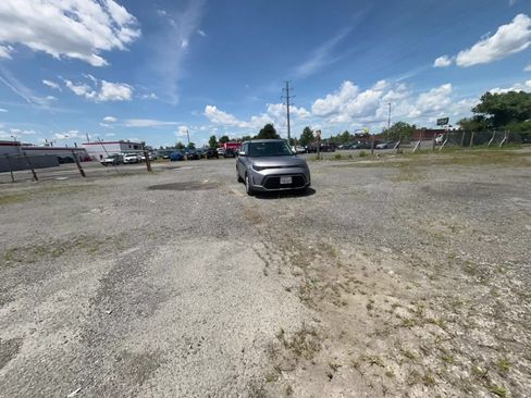 Used 2025 Kia Soul LX w/ LX Technology Package FWD image 14