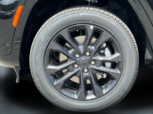 New 2026 Jeep Grand Cherokee L Limited AWD/4WD image 24