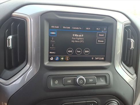 Used 2020 Chevrolet Silverado 1500 Custom w/ Custom Value Package image 15