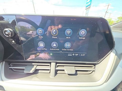 Used 2024 Chevrolet Trax RS FWD image 15